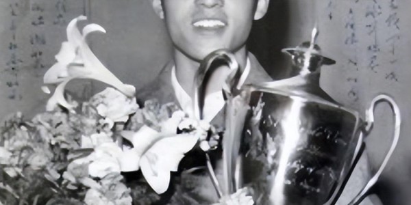 开云官方-他是世界冠军，四人帮垮台后入狱4年，墓碑上一句话引人瞩目