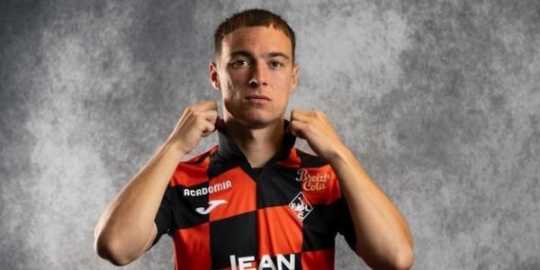 开云入口-洛里昂前锋帕吉：巴萨是我梦中的球队，最大愿望就是去那踢球