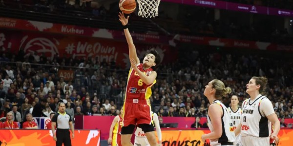 开云体育-女篮输比利时，一人最该背锅！三分16中3，球迷：连郭士强都不如