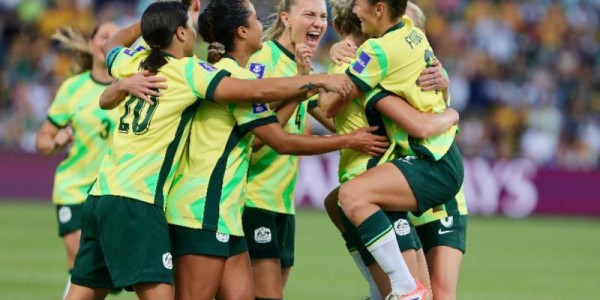 女足亚洲杯半决赛是场“故人局”，少了王霜的中国女足怎么办