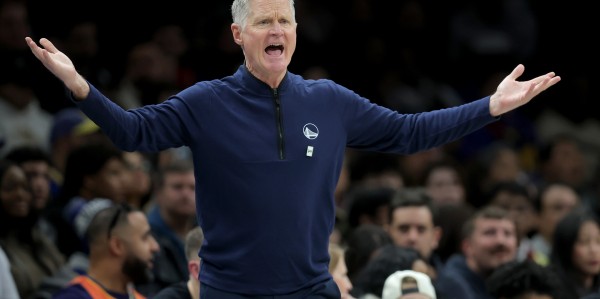 暗指杨鸣！杨毅：勇士本赛季无法争冠但没人怪科尔 他也不该辞职