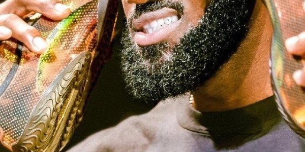 kaiyun网站-博主：詹姆斯昨晚10点半已登机返程，预计今日16点14抵达阿拉斯加