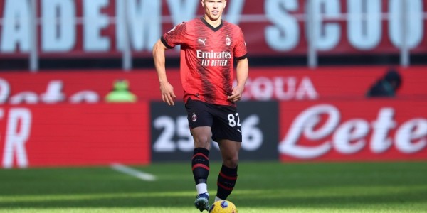 记者：西米奇转会费1800万欧+400万欧浮动，明天接受吉达联合体检